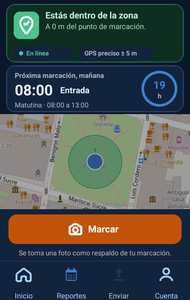 App OmniMark: pantalla principal con el aviso de que estás dentro de la zona y el botón Marcar